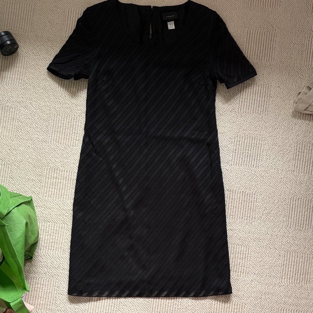 AKRIS Black Short-Sleeve Shift Dress